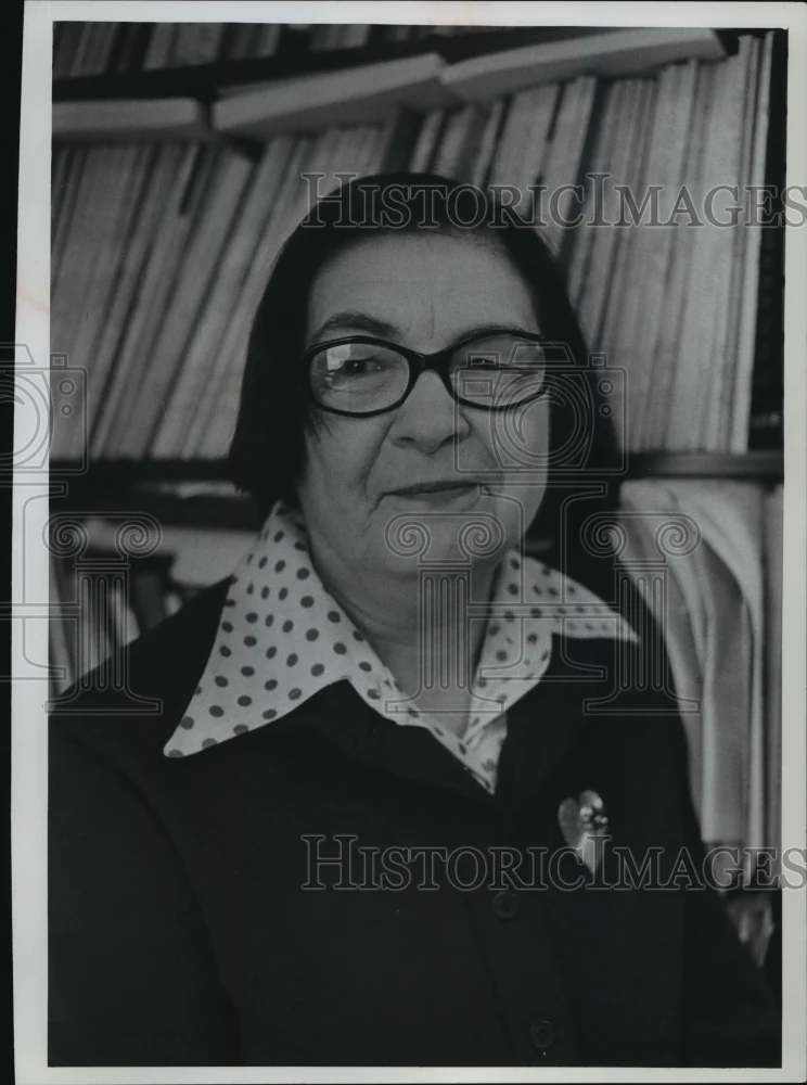 1977 Press Photo Ruth Aldrich, UWM professor - mja02001