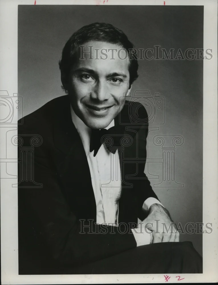 1979 Press Photo Singer Paula Anka in Formal Attire - mja28004