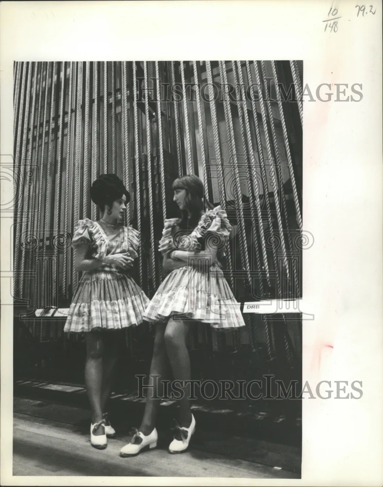1975 Press Photo Mrs. Vernon Huffines, Mrs. Richard Burns, Tennessee Travelers.
