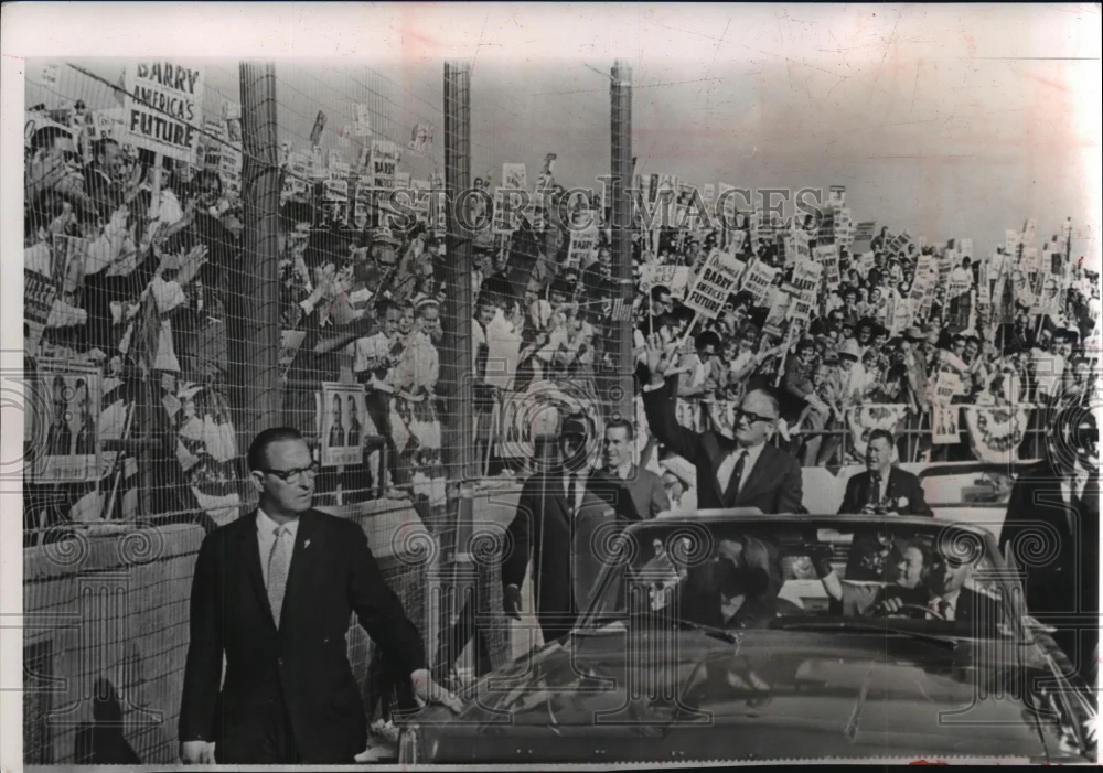 1964 Press Photo Senator Barry Goldwater at Municipal Stadium, Phoenix, Arizona