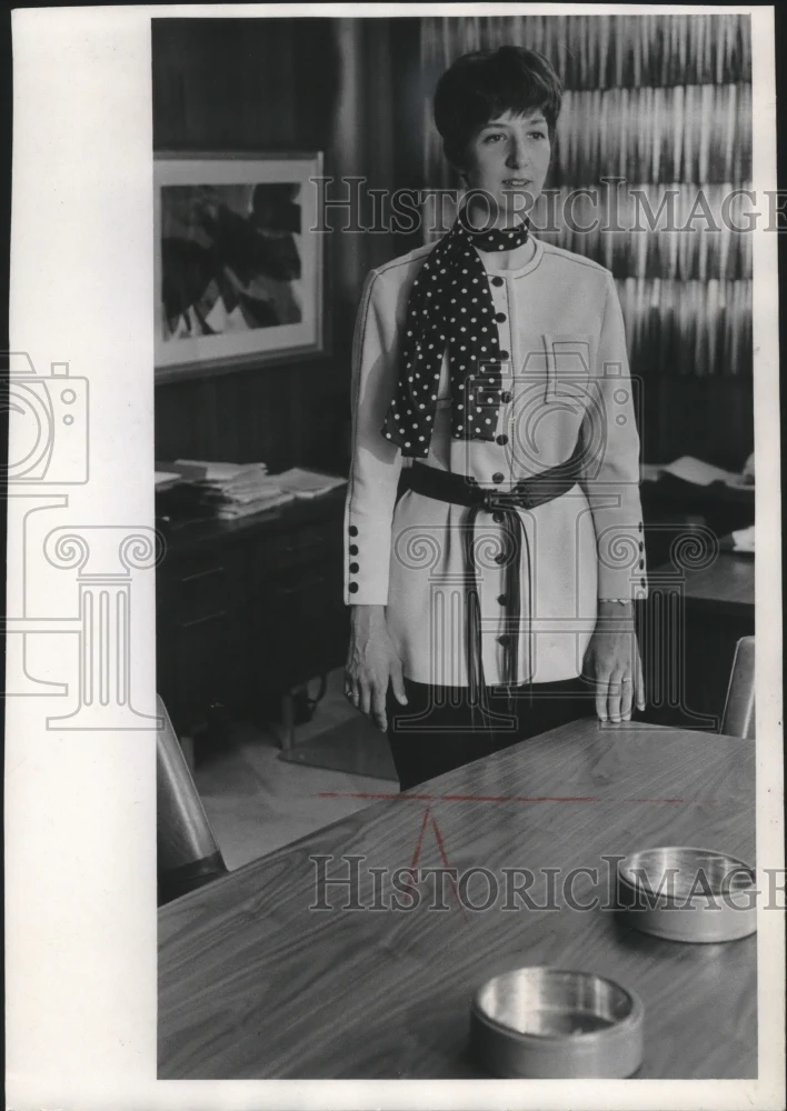 1971 Press Photo Del Chemical's Diane Radecki, Executive VP and GM - mjb41878
