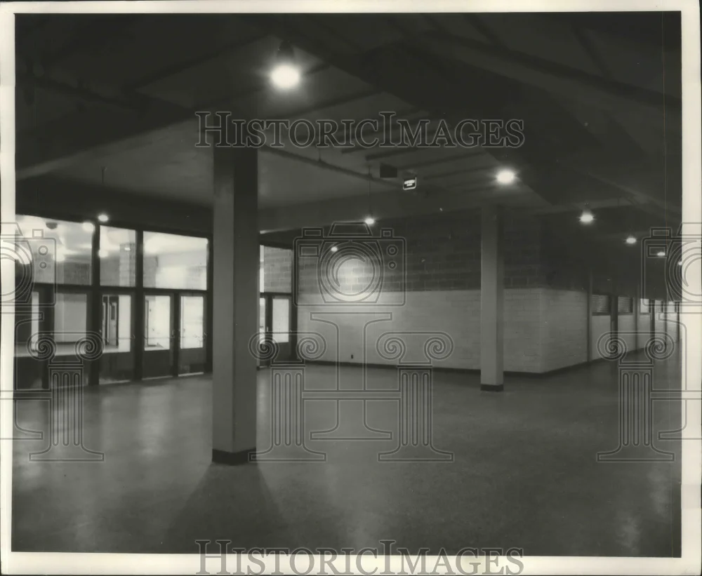 1950 Press Photo Entrance & hallway of Milwaukee Auditorium Sports Arena