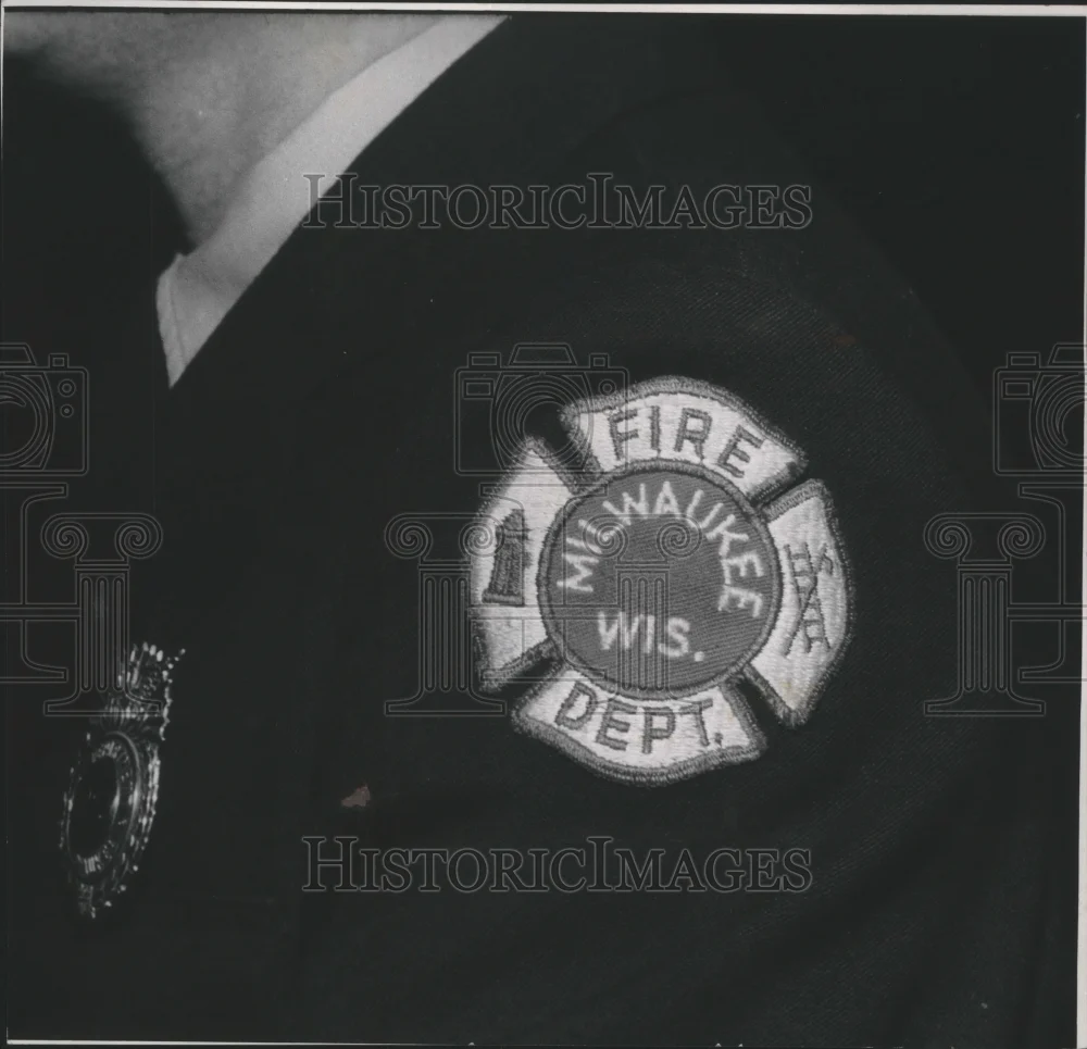 1950 Press Photo Milwauke firemen to get new uniforms and patches - mjb69837