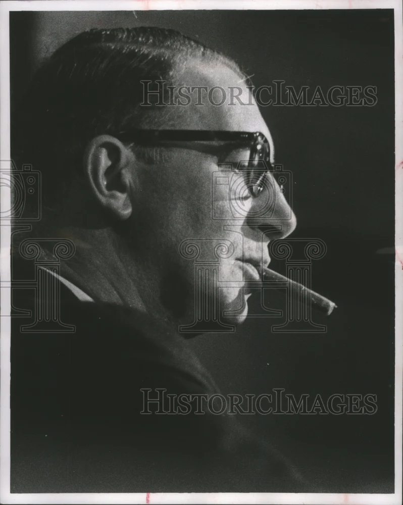 1956 Press Photo Senator Estes Kefauver, portrait made on train to Milwaukee.