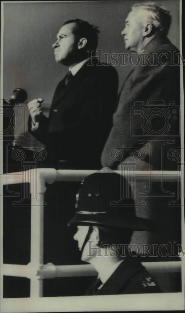 1969 Press Photo President Nixon delivering an address in London - mjc32029