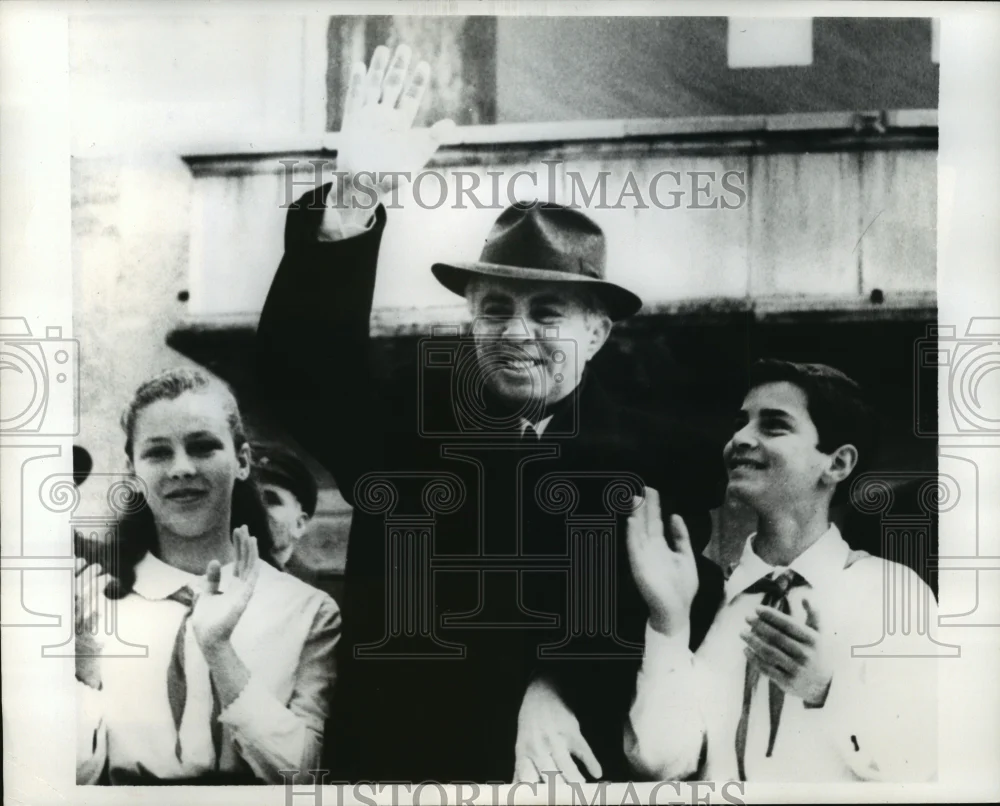 1974 Press Photo Enver Hoxha, Secretary of Albanian Labor Party, May Day parade
