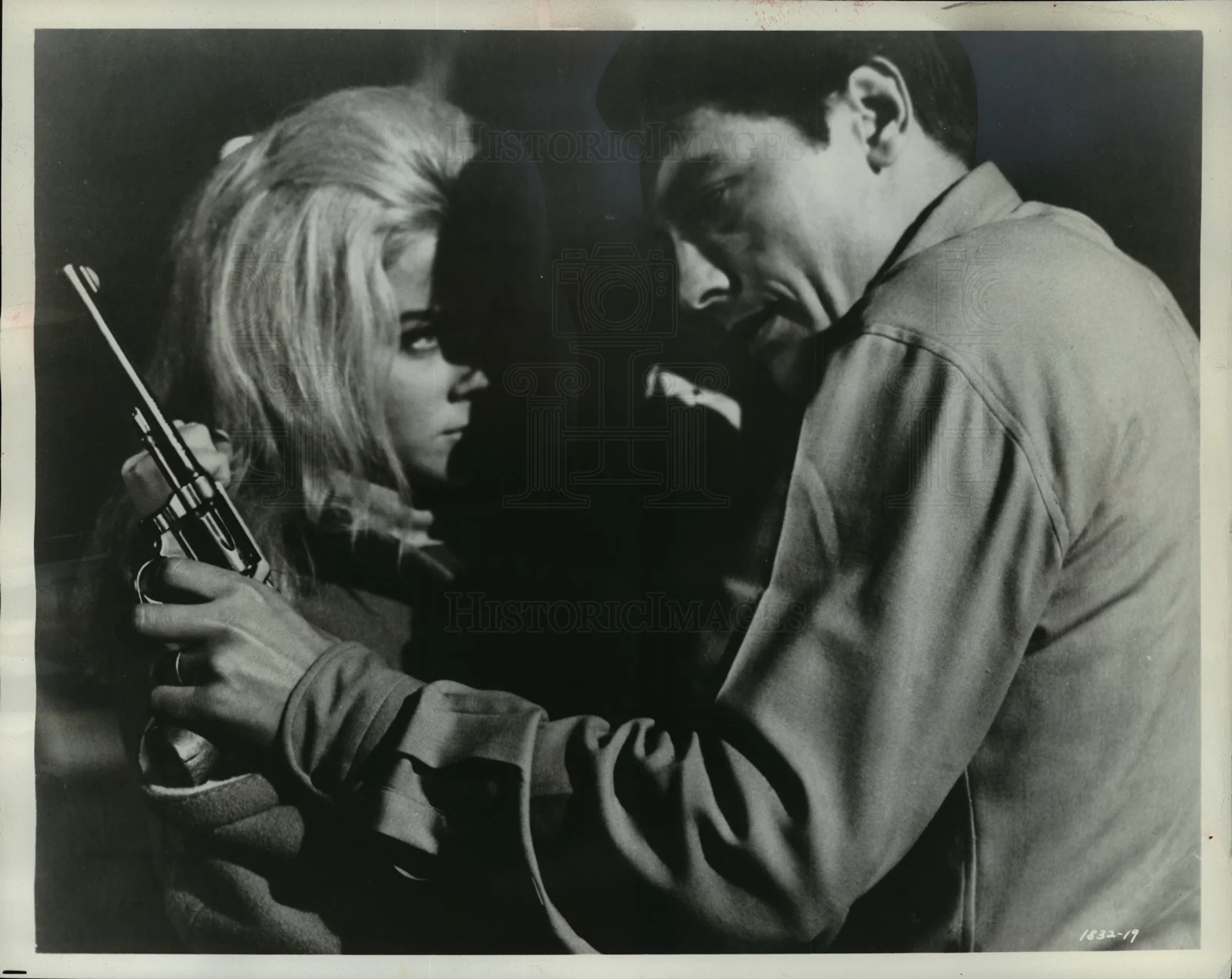 1965 Press Photo Ann-Margaret and Alain Delon in Once a Thief - mjx00572