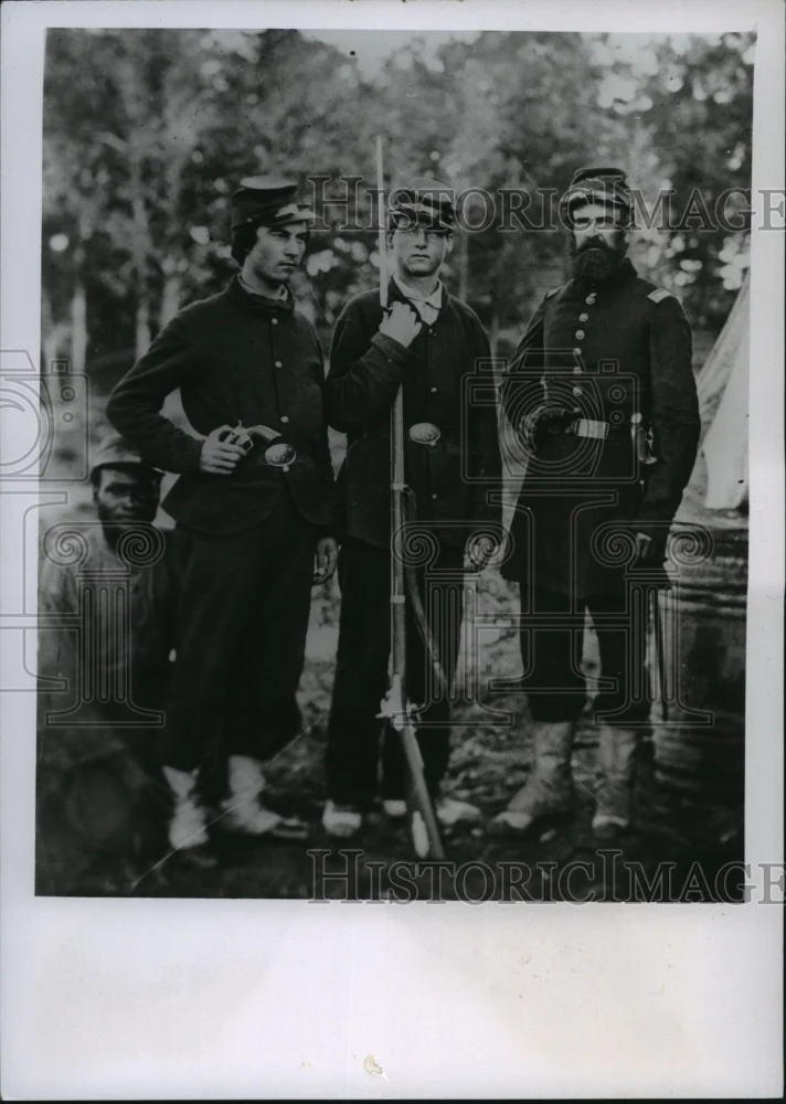 1959 Press Photo Lieutenant Parker and soldiers of the 4th Michigan Infantry