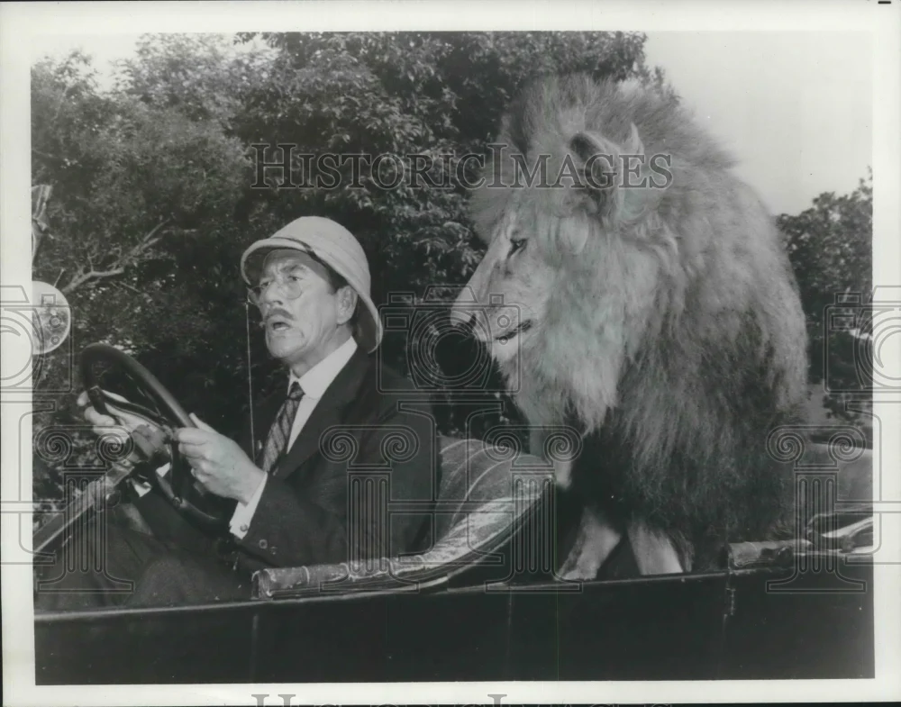 1965 Press Photo British actor Richard Haydn in "Clarence, the Cross-Eyed Lion"