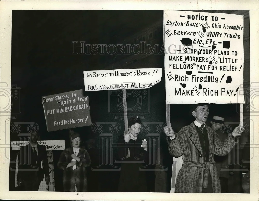 1938 Press Photo Workers Alliance Pickets.