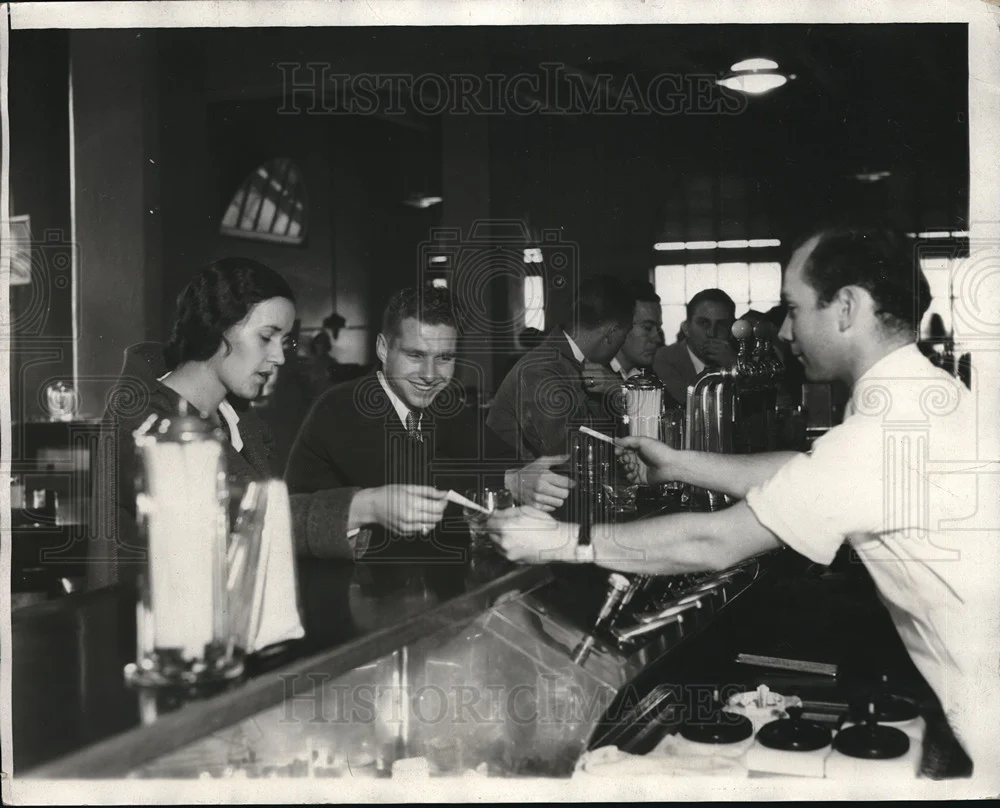 1931 Press Photo University of Southern California students on a dutch date