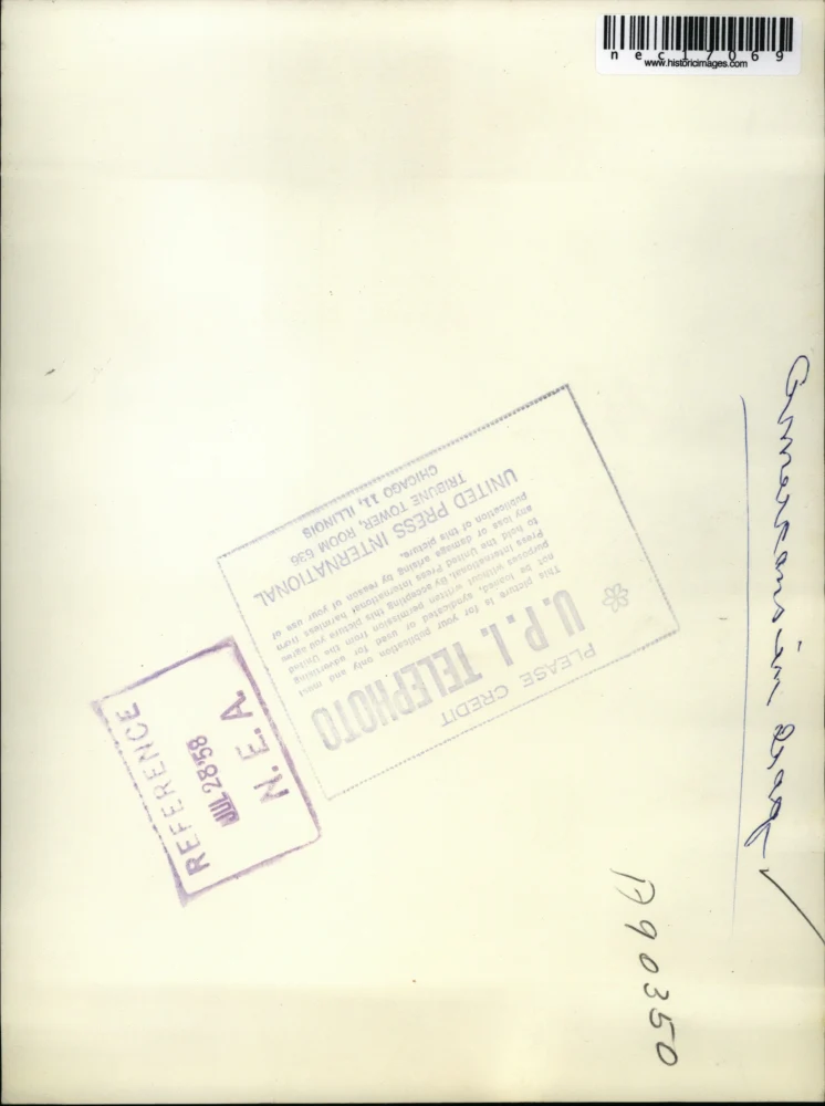 1948 Press Photo Americans Evacuated from Rome Airport - Image 2