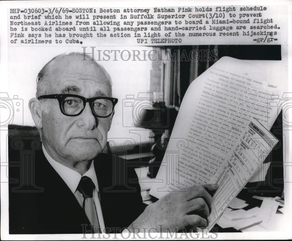 1969 Press Photo Nathan Fink Boston Attorney Presenting Brief on Airplane Issue
