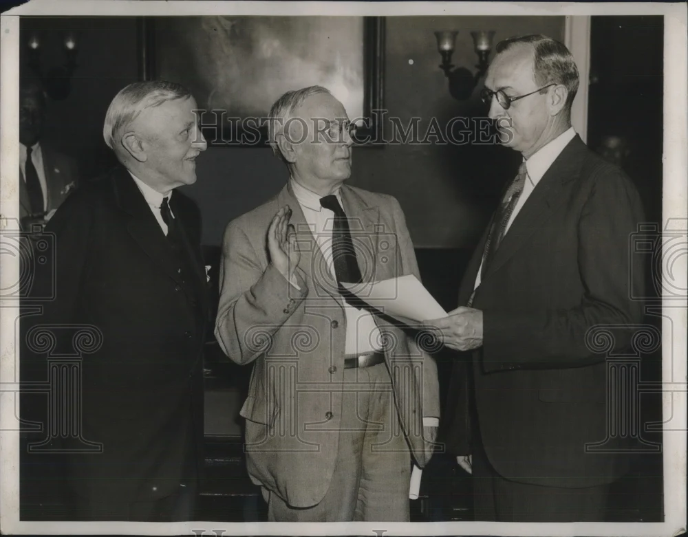 1933 Press Photo Former Harvard Professor Welcomes Woodin Assistant