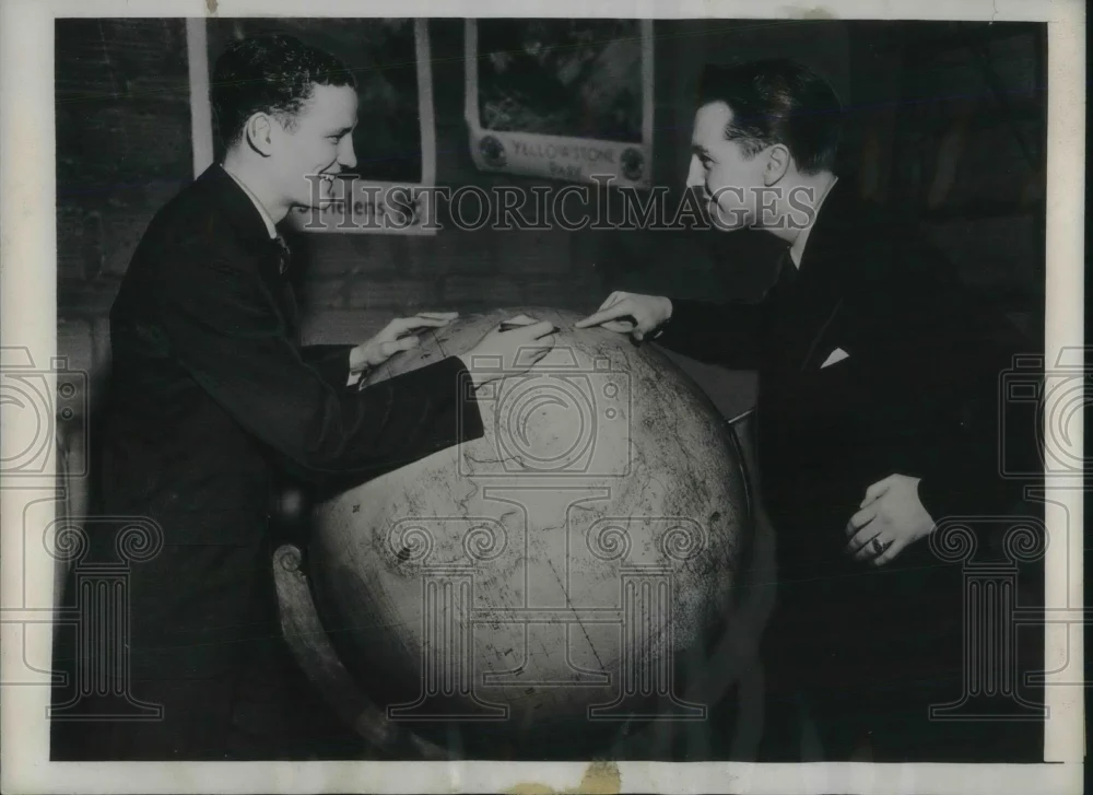 1934 Press Photo The World Belongs To Washington Debate Students Spencer & Burns