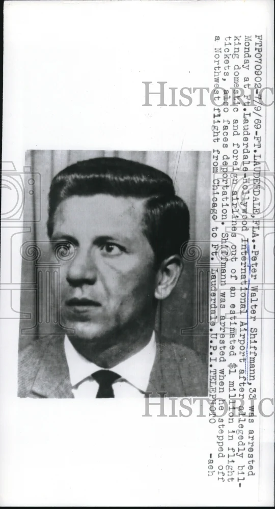 1969 Press Photo Peter Walter Shiffman Arrested at Ft. Lauderdale Airport