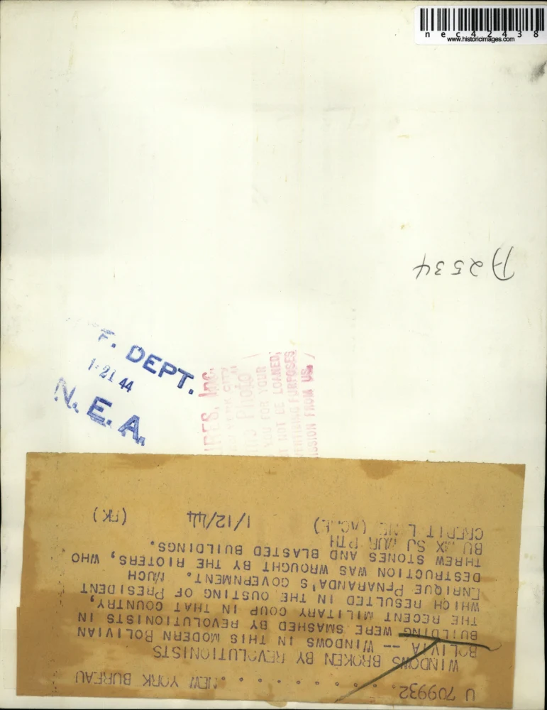 1944 Press Photo Smashed windows in a modern Bolivian building - Image 2