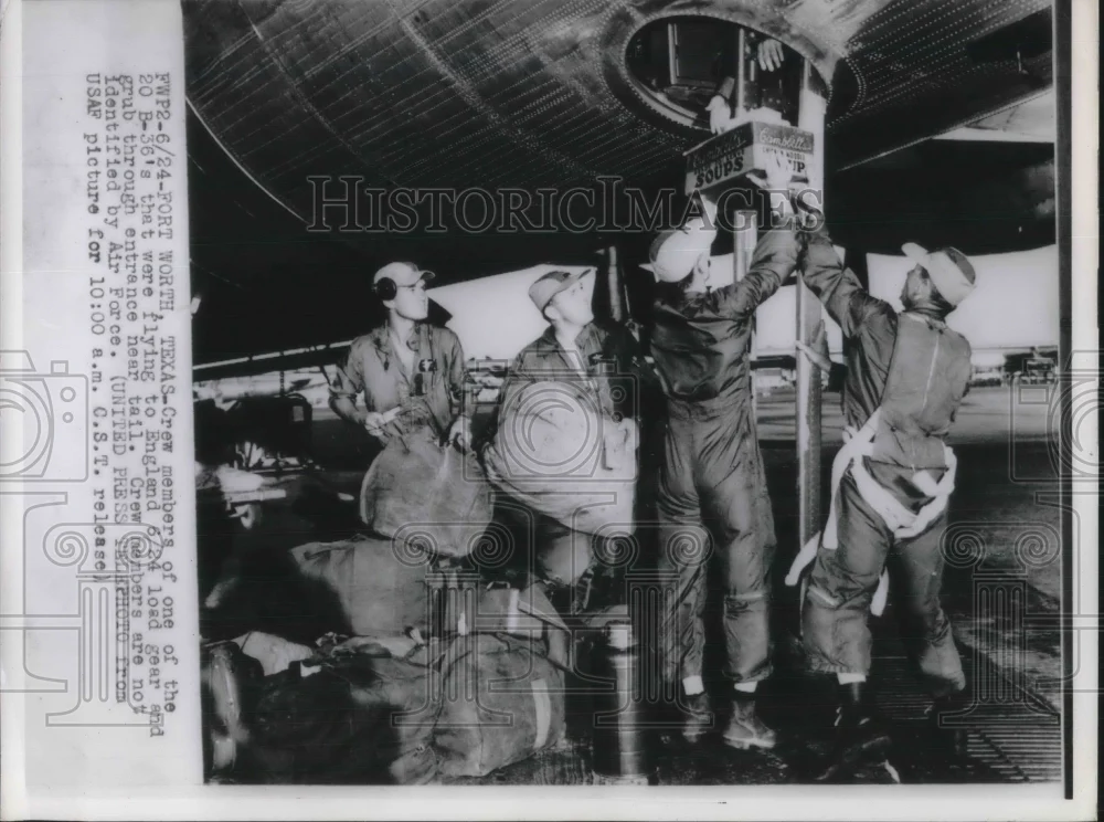 Press Photo Fort Worth Texas B-26 Plane Crew Air Force