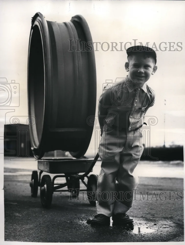 1962 Press Photo 49 inches rims made by The Goodyear Tire & Rubber Company