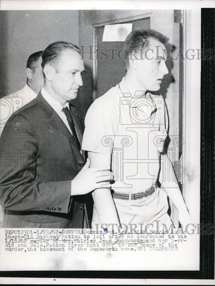 1962 Press Photo Denver, Colo. Det Sgt K Morris leads Raymond Patton, murderer