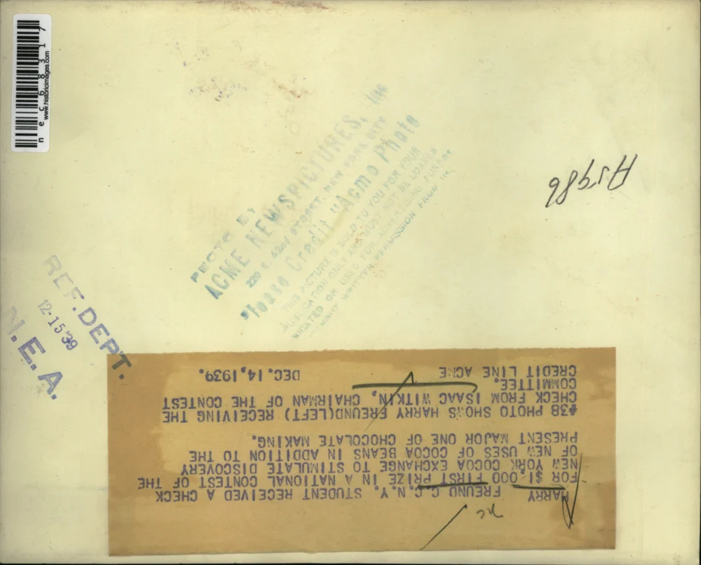 1939 Press Photo Freund Student Recieves Check From Isaac Witkin - nec68317 - Image 2