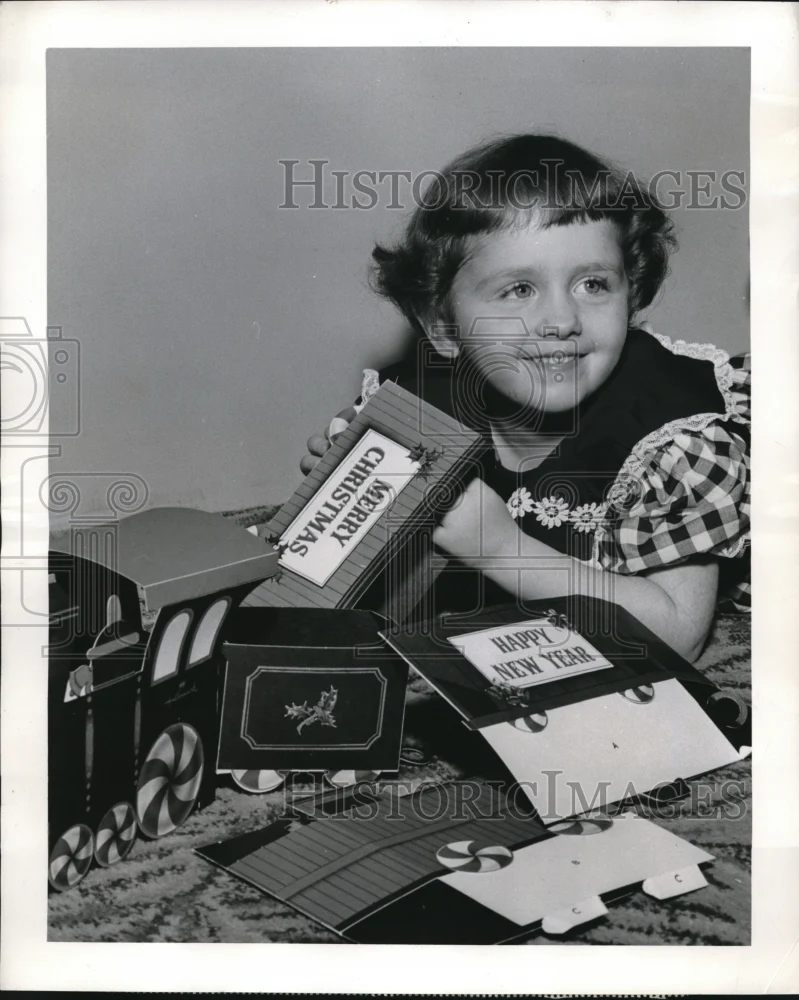 1951 Press Photo Diane Coates & a novel Yule Christmas card