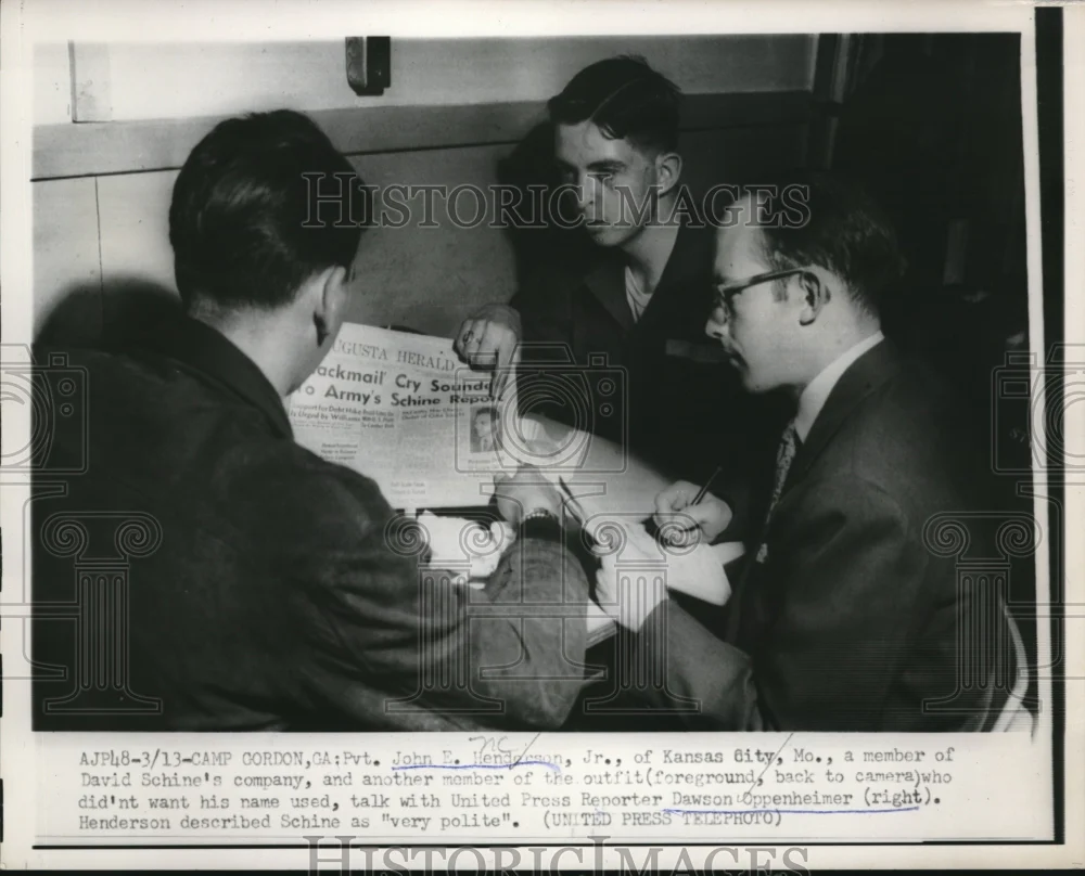 1954 Press Photo John E. Henderson Jr. talks to UP reporter Dawson Oppenheimer