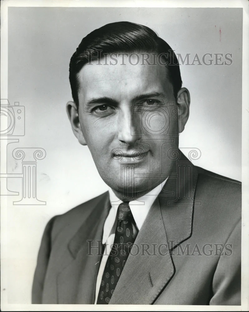 1954 Press Photo EH Sonnecker, mgr of consumer research, Ford Motor Co