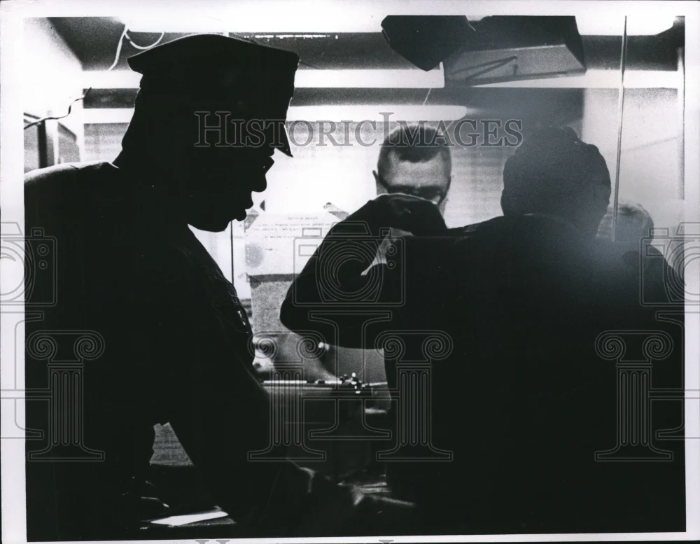 Press Photo 1968 Ptl. Darlice Ogletree frisks subject before booking him