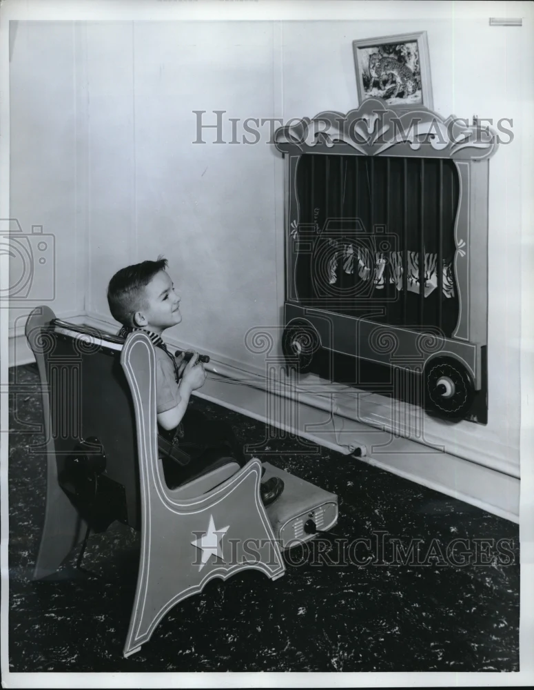 1961 Press Photo Handicap clinic therapy for child paryalsis victims