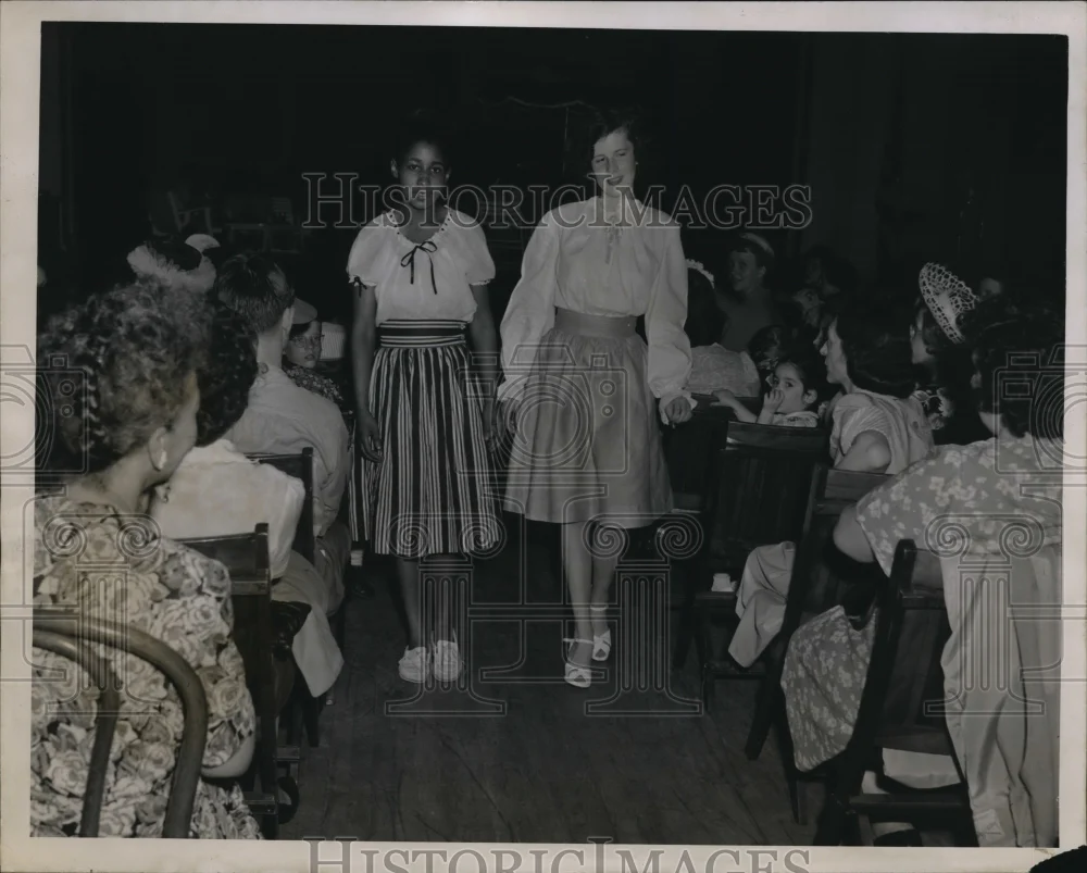 1947 Press Photo Students at Sunbeam School