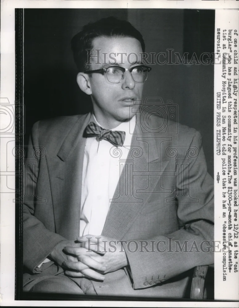 1956 Press Photo John Francis Riordan-Cat burglar captured