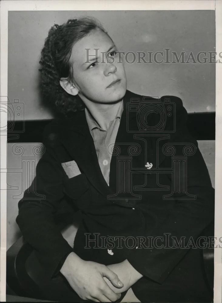 1940 Press Photo Dorothy Novak questioned on fatal shooting of step-sister