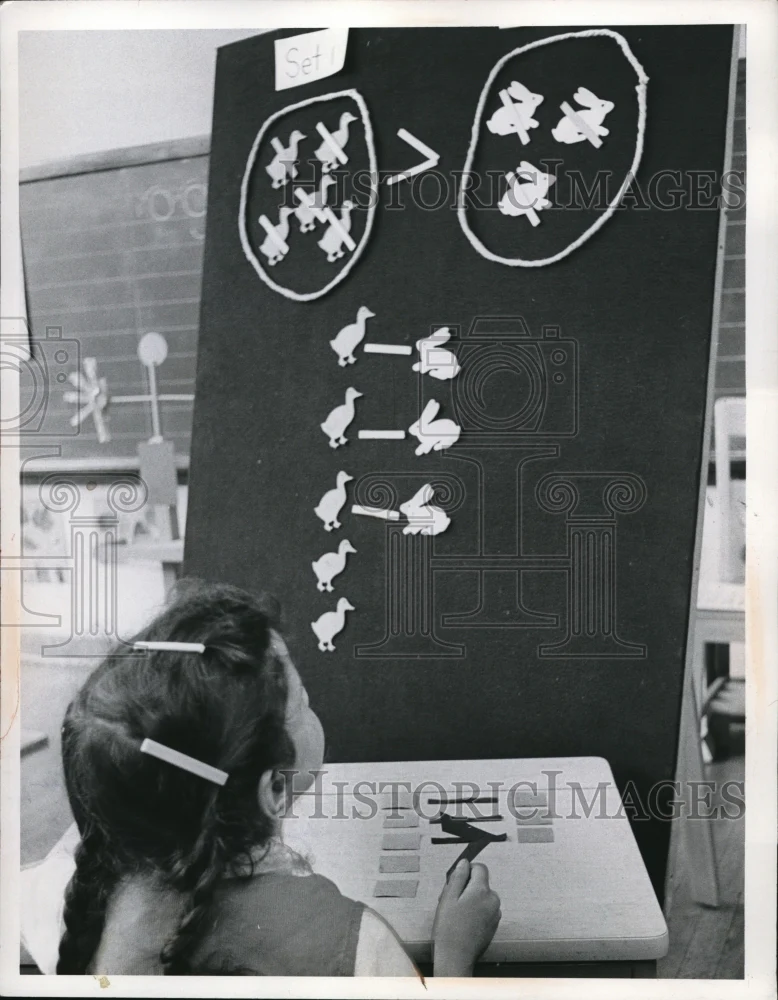 1960 Press Photo Anita Gangidine at Taft School in Cleveland Ohio