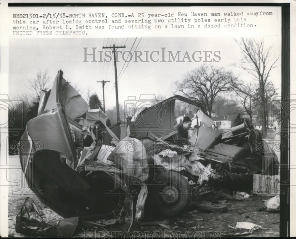 1958 Press Photo North Haven Conn wreckage of car smashed into utility poles