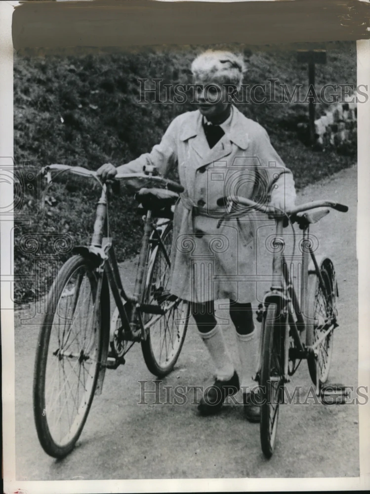 1945 Press Photo Switzerland Juanito son of Don Juan De Bourbon