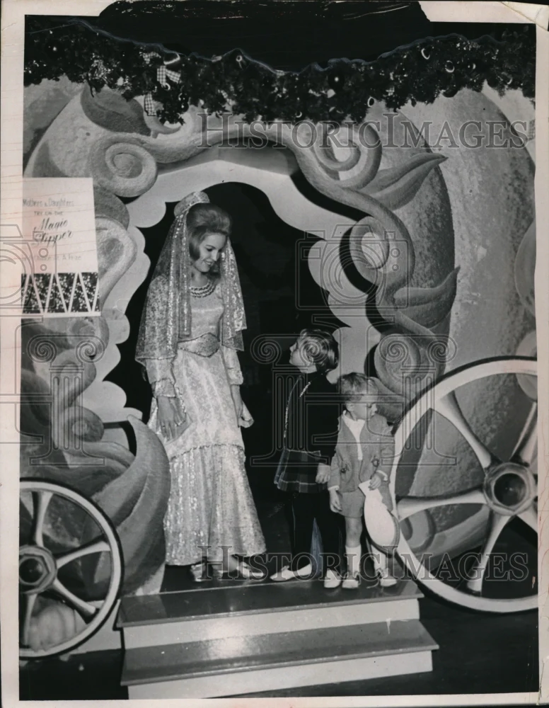 Press Photo Wendy Ward age 5 & Johnathan age 2 of Parm Ohio - nec90834