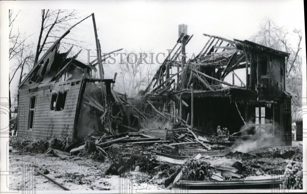 Press Photo Fire Western Village