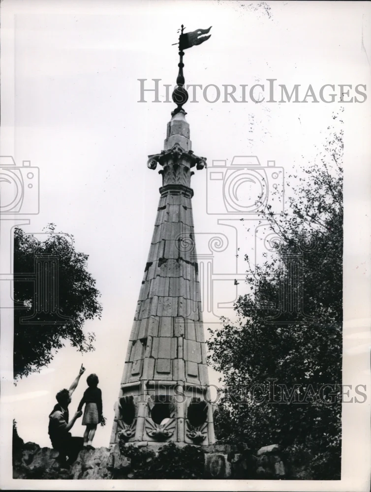 1956 Press Photo London Not a church to its name