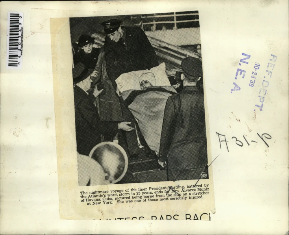 1939 Press Photo nightmare voyage ends for Mrs Alvarez Munez - Image 2