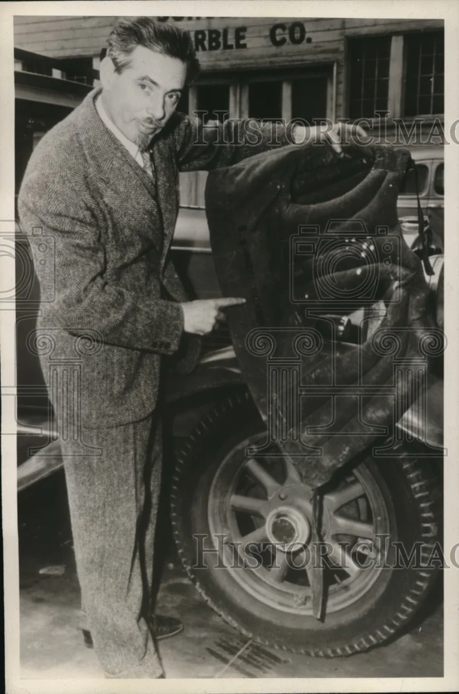 1947 Press Photo Cyril MacKeekin and SS Fort Dearborn Life Jacket San Francisco