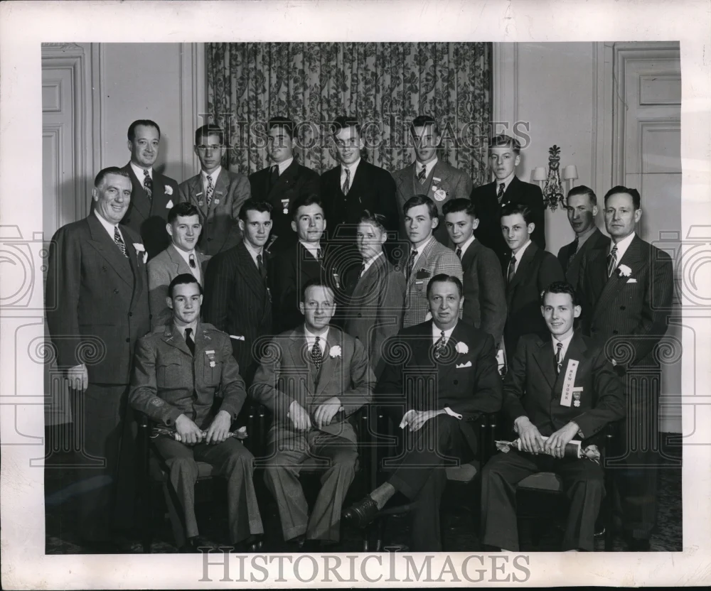 1946 Press Photo Firestone Executives with National 4-H Club Members in Chicago