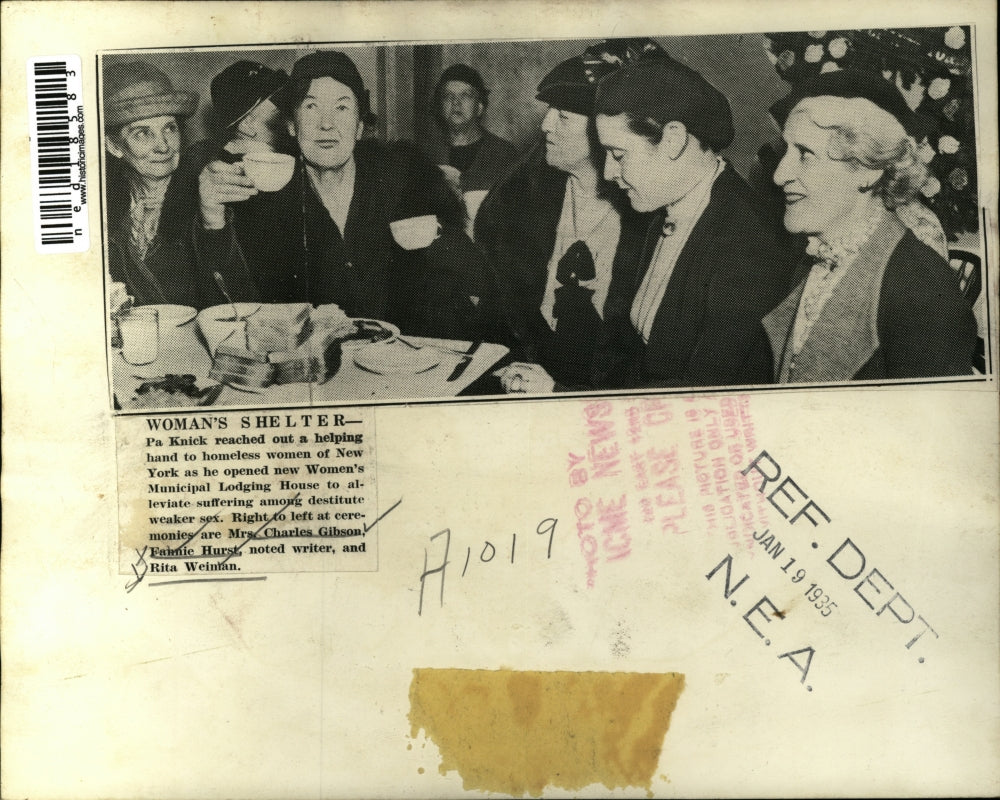 1935 Press Photo writer Fannie Hurst at opening of Women's Lodging House, NY - Image 2