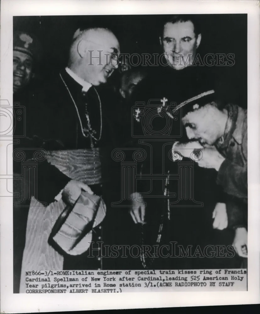 1950 Press Photo Italian Engineer Kisses The Ring Of Francis Cardinal Spellman
