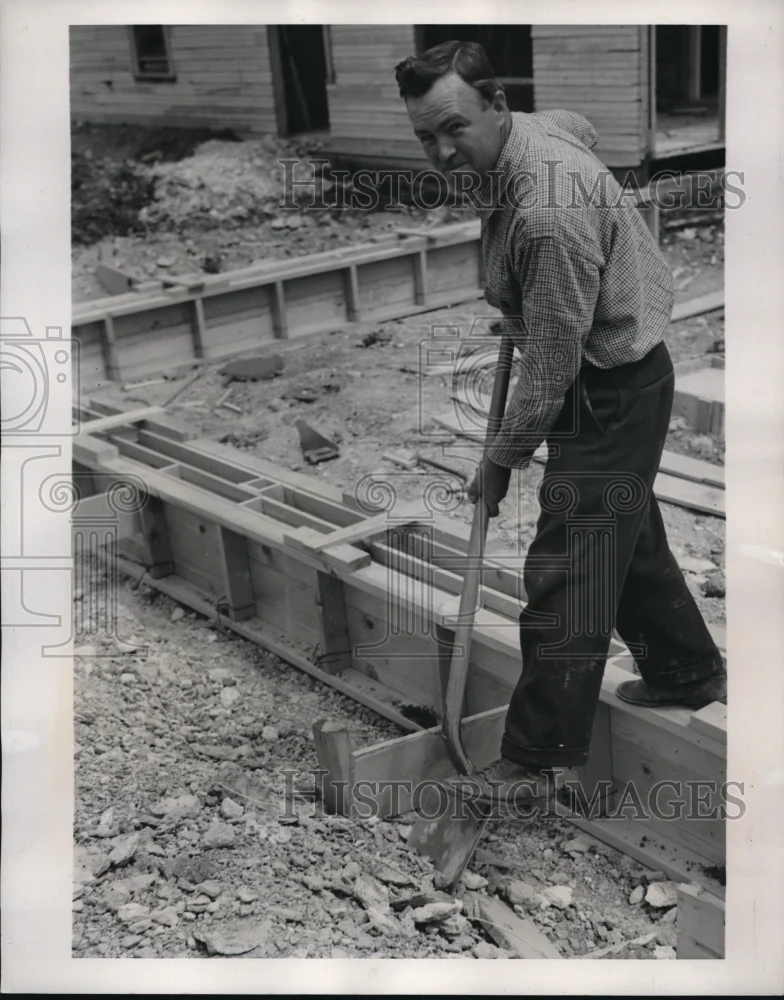 1939 Press Photo Kansas City mfg Arnold S Page at his Nevada ranch