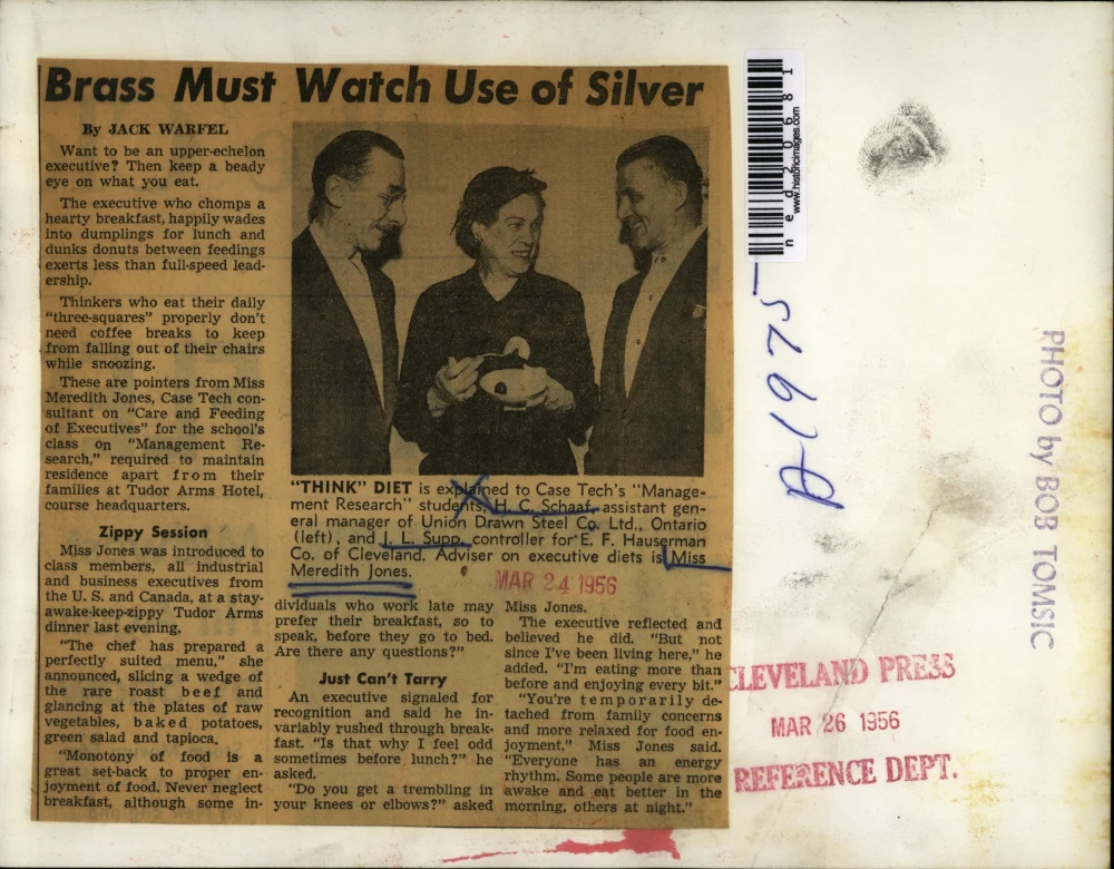 1956 Press Photo Meredith Jones Explains The Benefits Of Executive Dieting - Image 2
