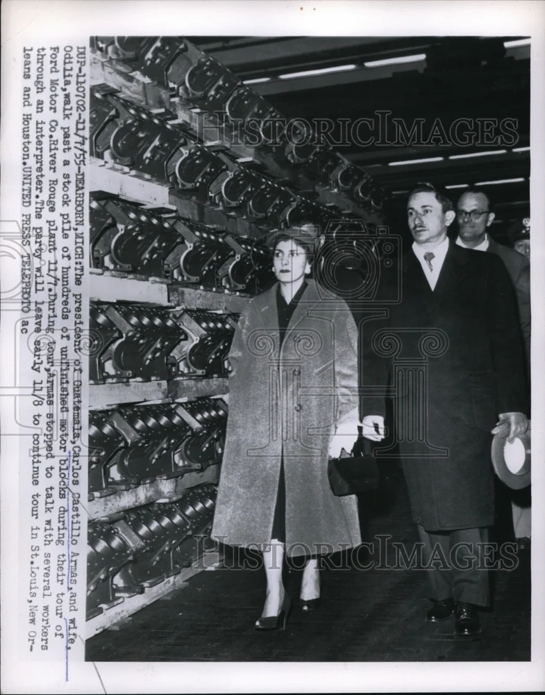 1955 Press Photo Carlos Castilly Armas with his wife touring the Ford Motor Co.