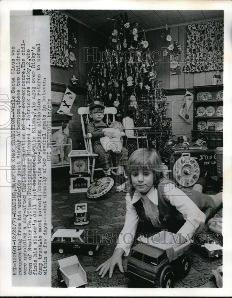 1971 Press Photo Reading Pa Rick, Ellen & Ricky Patrick with Xmas toys