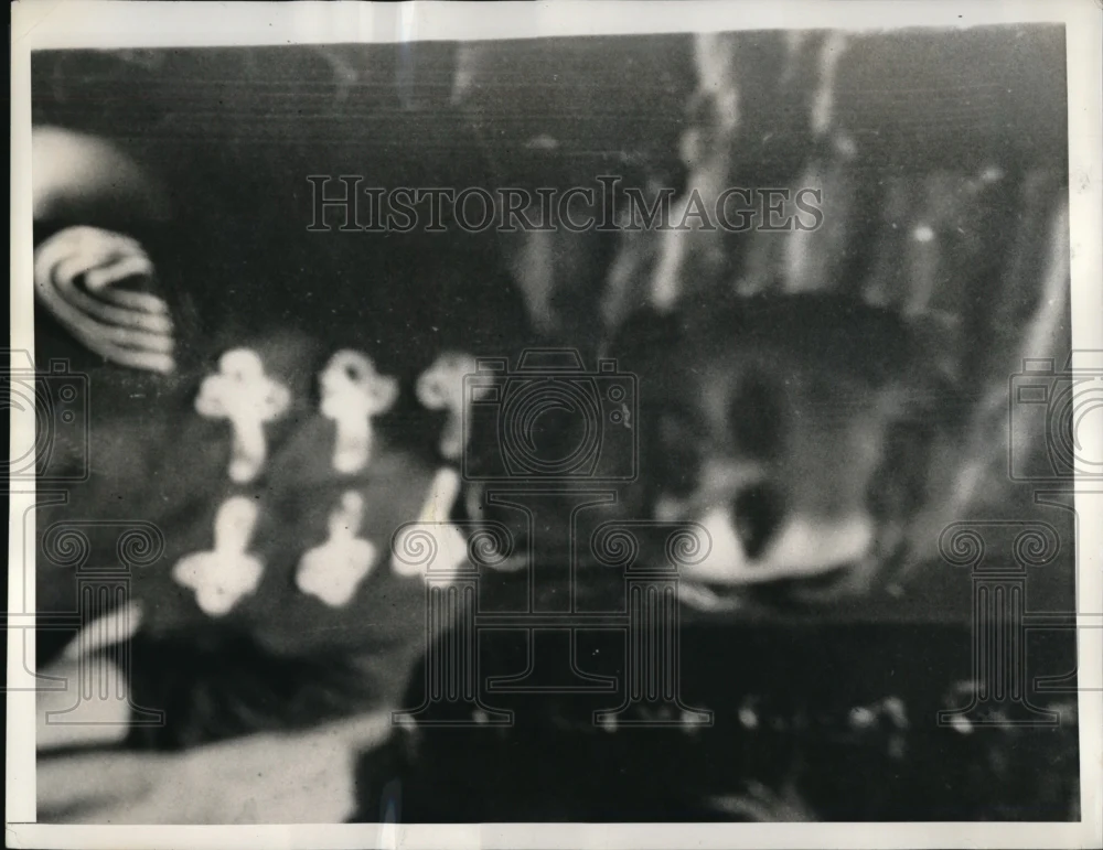 1937 Press Photo Police search for Julia Pembroke missing from home