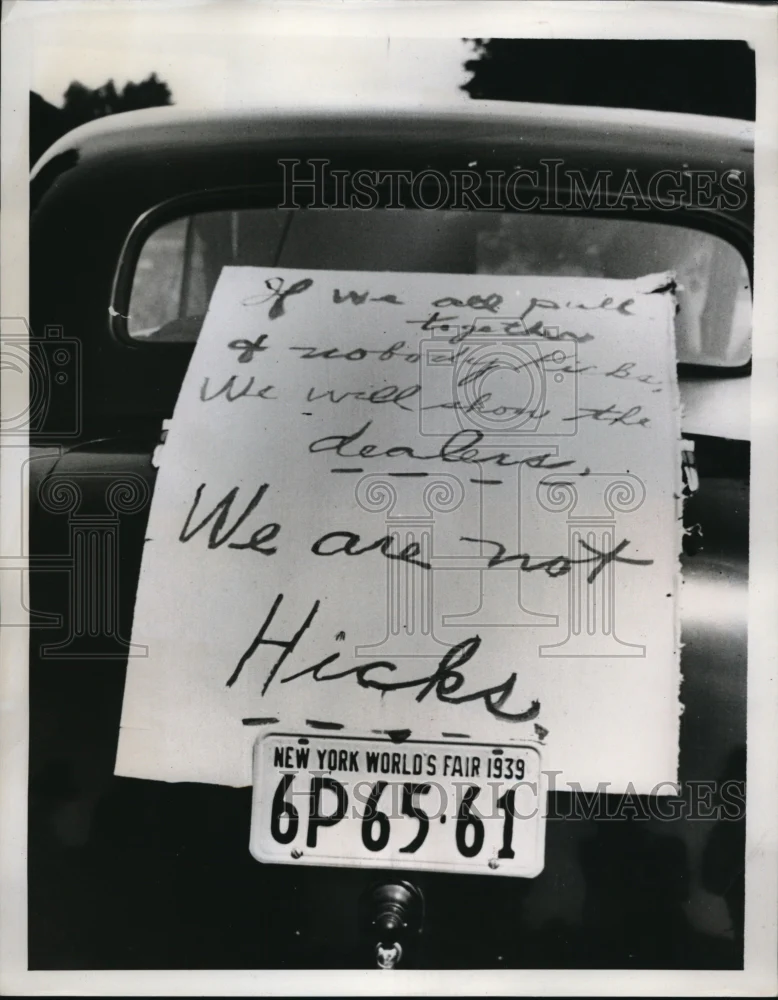 1929 Press Photo Hewelton, New York During City Milk Strike.